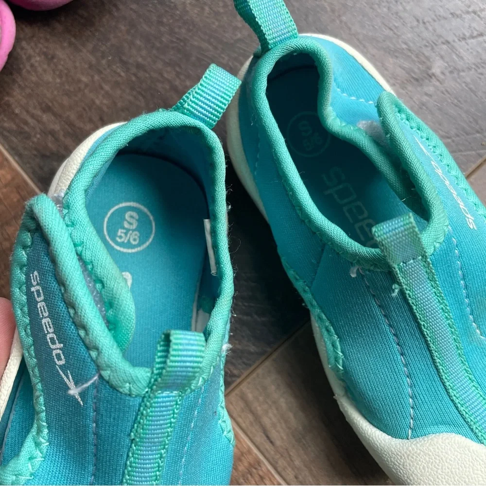 Girls Sandals - Picture 6 of 11
